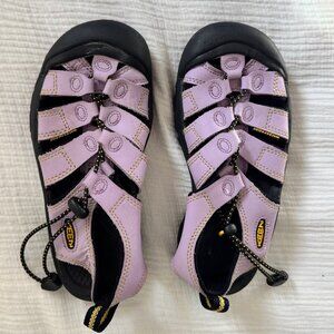 Kids size 2 Keen waterproof Newport H2 water shoes/sandals Purple